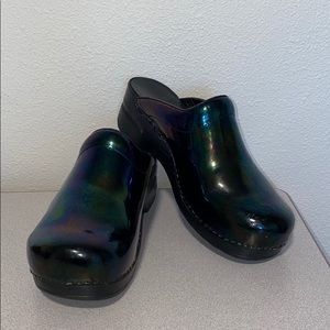 *RARE* Dansko Petrol Patent “Sonja” Clogs Sz 40